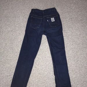 Levi Jeans Says size 5 more like a 3